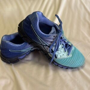 Women’s ASICS Gel-Quantum 180 size 8.5